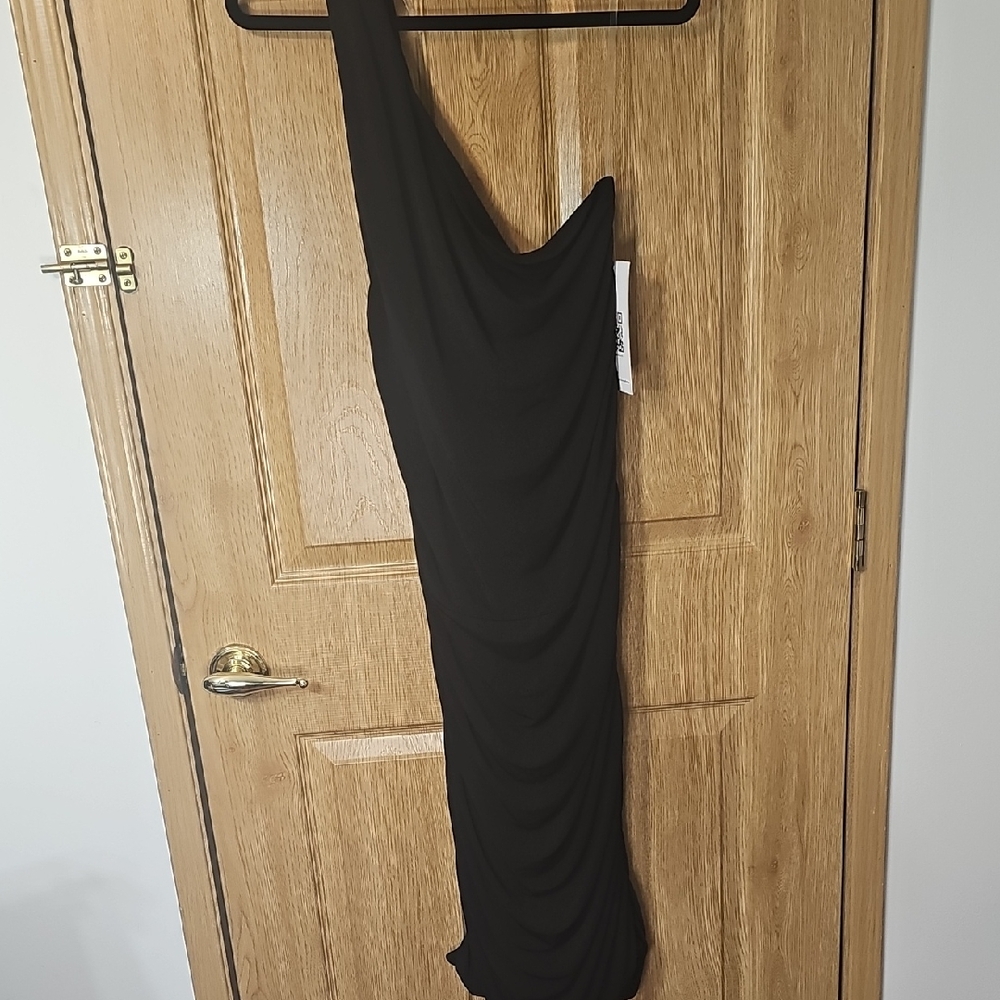 Emerald Sundae Chic One-Shoulder Dress in Black